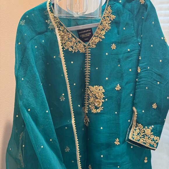 ORIGINAL Agha Noor Bridal Studio Suit | Pakistani | Wedding Wear - Picture 2 of 5